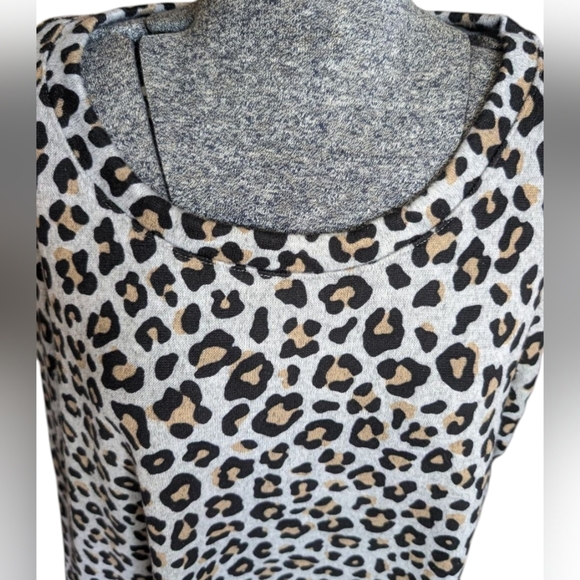 Green Envelope Los Angeles Leopard Print Tunic Top 1X - Picture 7 of 8